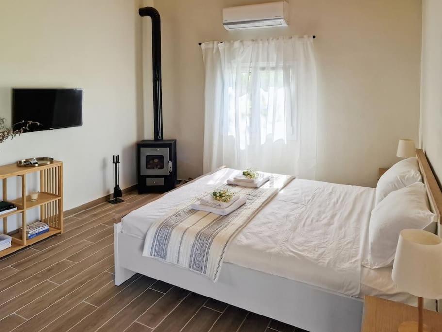 Cozy Owl'S Studio Home Pyrgos  Exterior photo